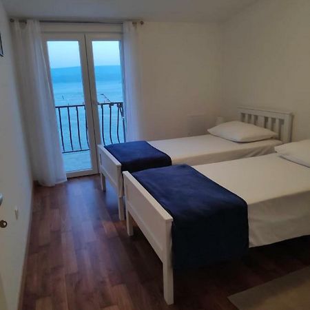Apartmani Mara I Kata Omiš Esterno foto