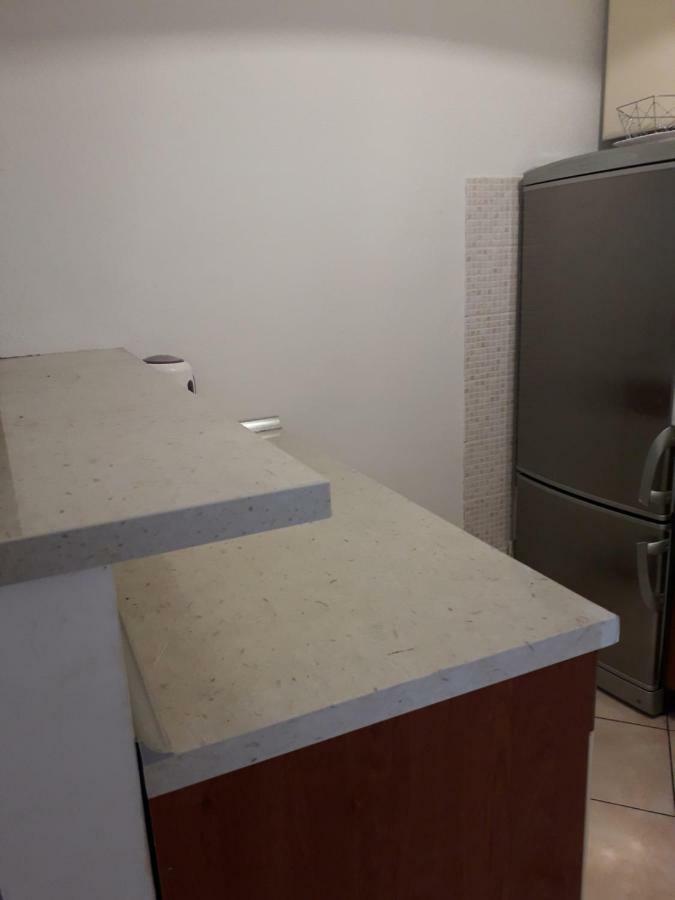 Apartmani Mara I Kata Omiš Esterno foto