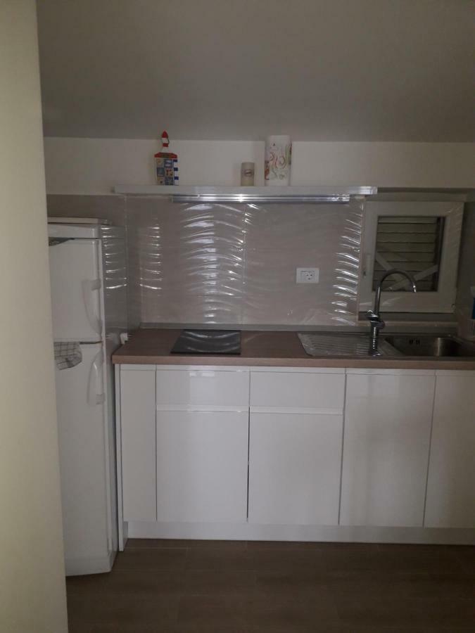 Apartmani Mara I Kata Omiš Esterno foto