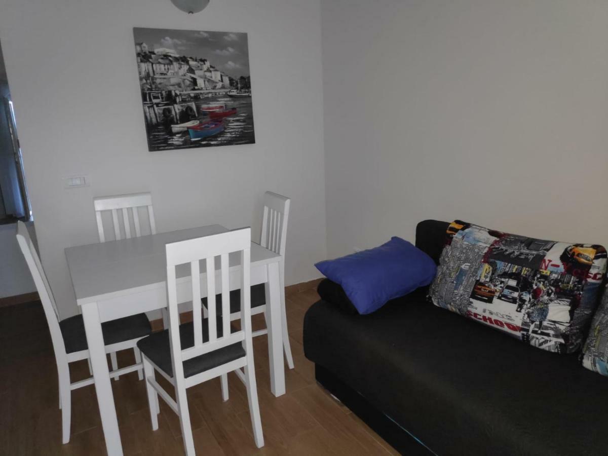 Apartmani Mara I Kata Omiš Esterno foto